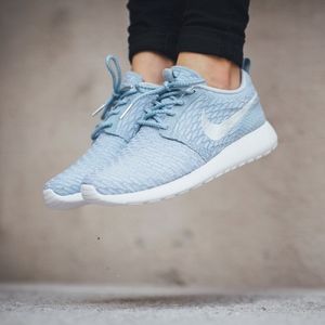 NIKE Baby Blue Roshe Flynight